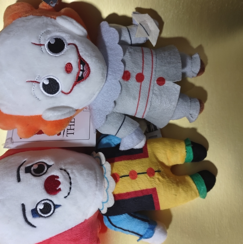 2 plushes